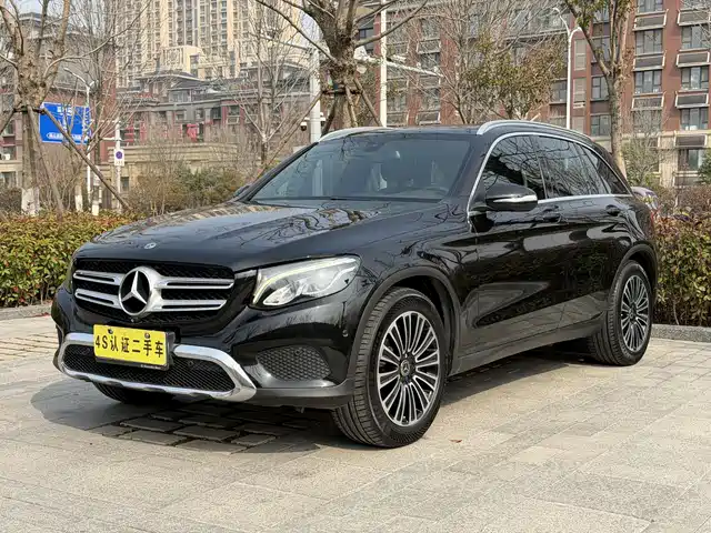 MERCEDES-BENZ GLC