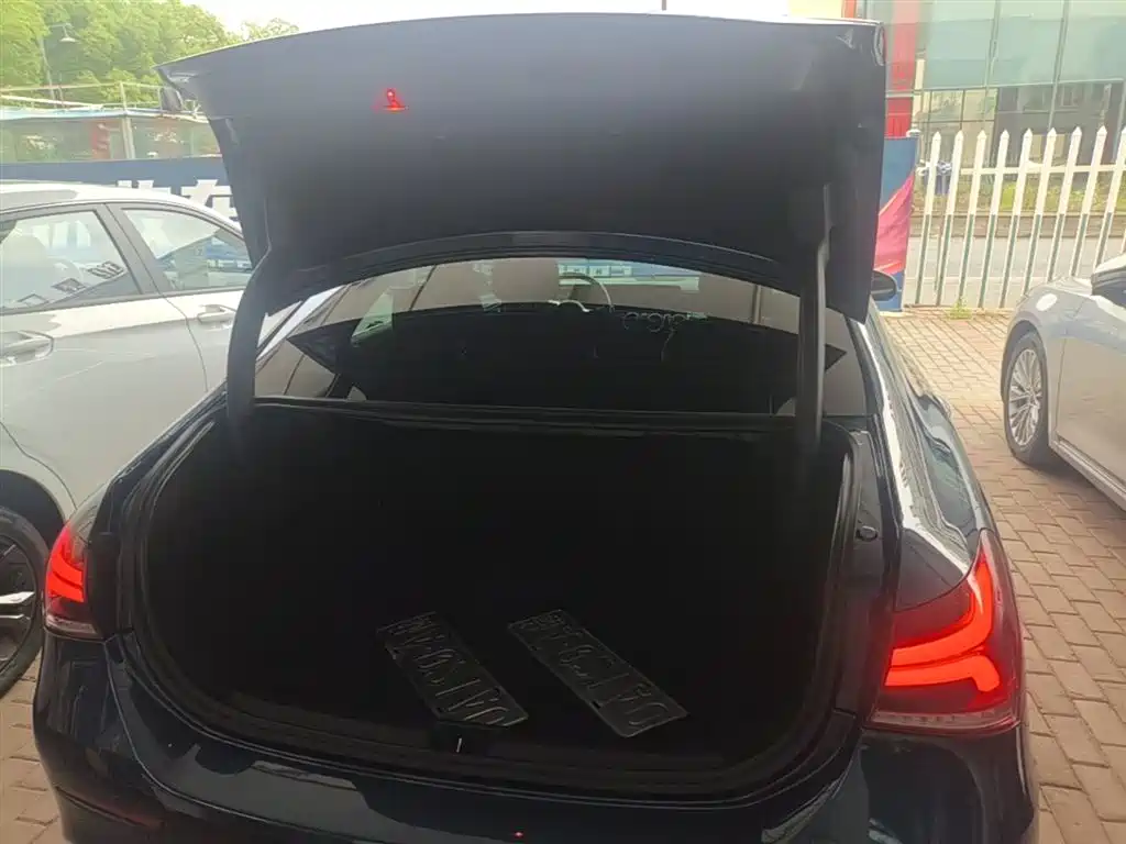 Mercedes-Benz A-Class 2019 A 200 L Sport Sedan фото 19