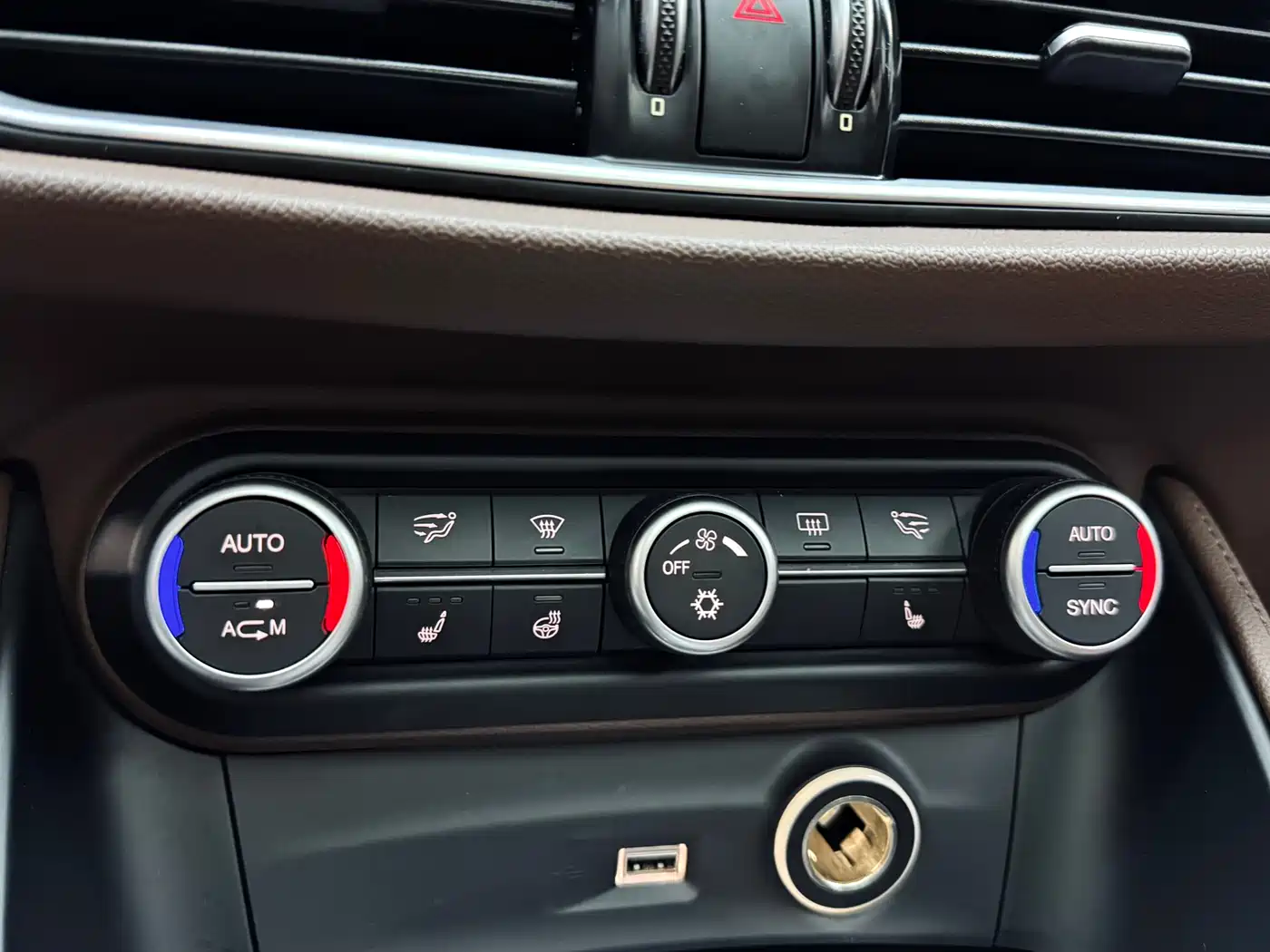 Alfa Romeo Stelvio 2019 2017 2.0T 200HP Luxury Edition