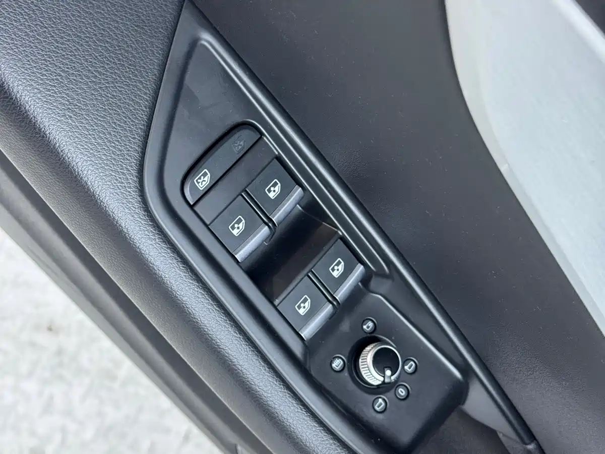Audi A4L 2020 35 TFSI Fashion Dynamic Edition фото 14