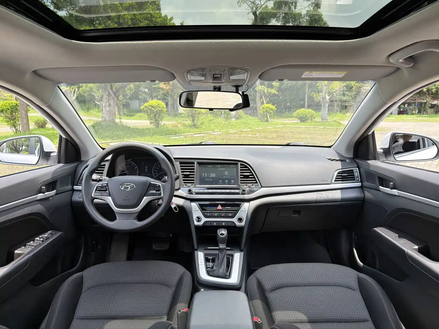 Hyundai Elantra 2016 Model 1.6L Automatic Smart Elite фото 6
