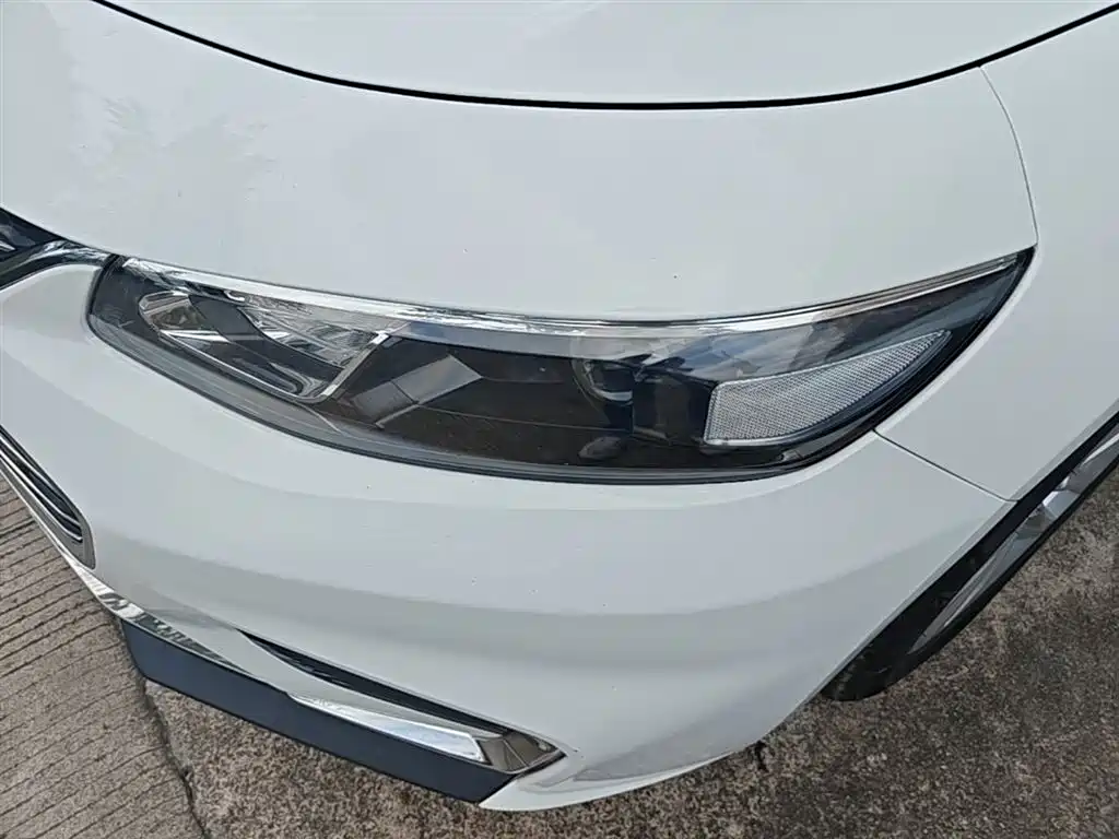Chevrolet Malibu XL 2017 1.5T Auto Sport Edition фото 24