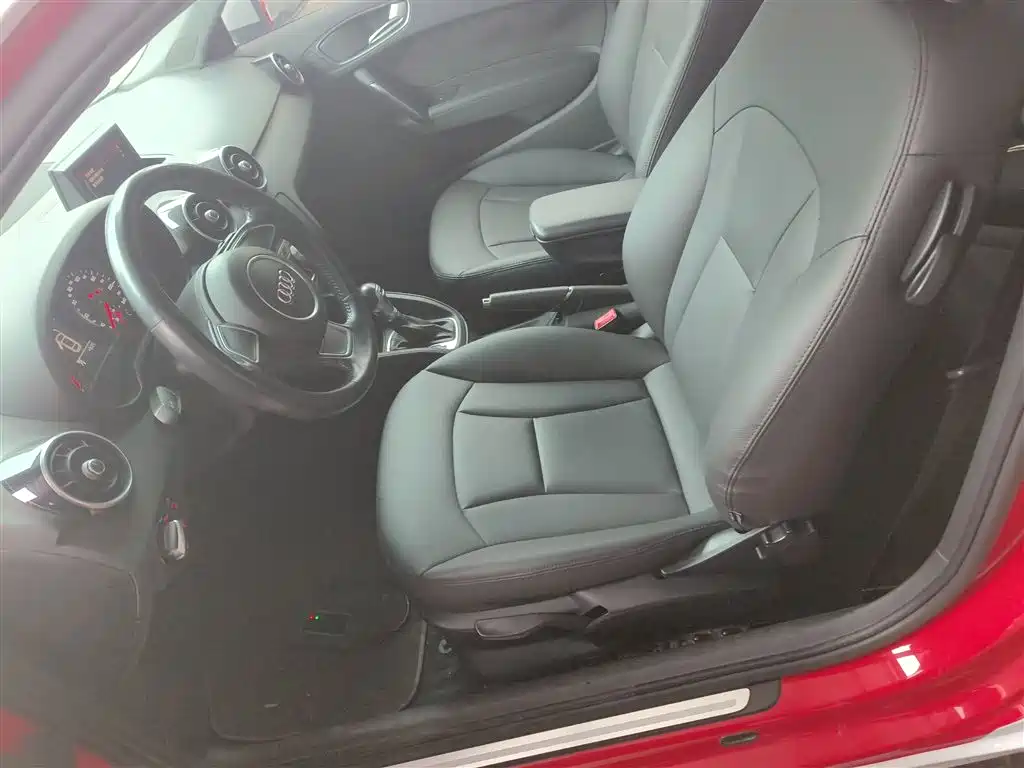 Audi A1 2014 30 TFSI Technology фото 11