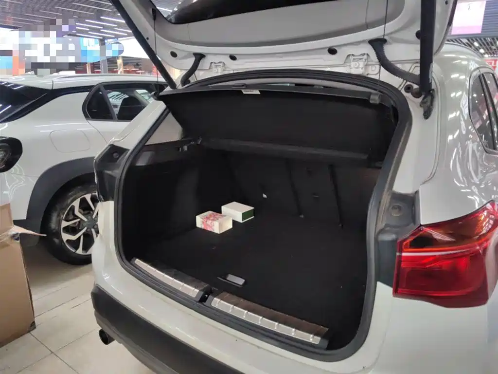 BMW X1 2019 sDrive18Li Fashion Model фото 15