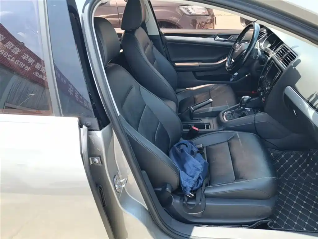 Volkswagen Sagitar 2017 230TSI Automatic Comfort фото 25