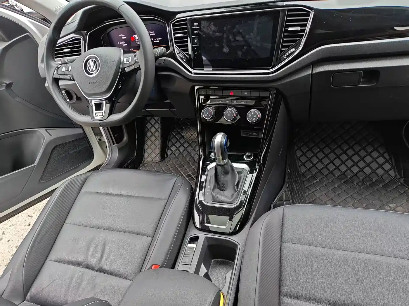 Volkswagen T-ROC 2022 280TSI DSG 2WD Comfort PLUS фото 9