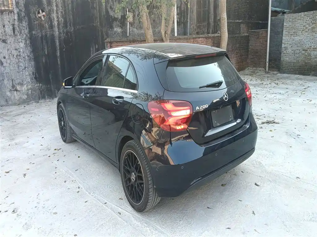 Mercedes-Benz A-Class (Import) 2017 Facelift A 200 Dynamic фото 23