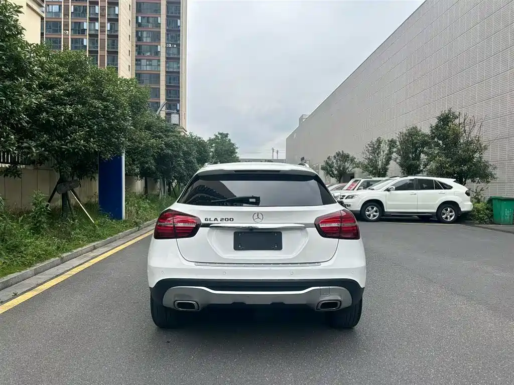 Mercedes-Benz GLA 2018 GLA 200 Fashion фото 6