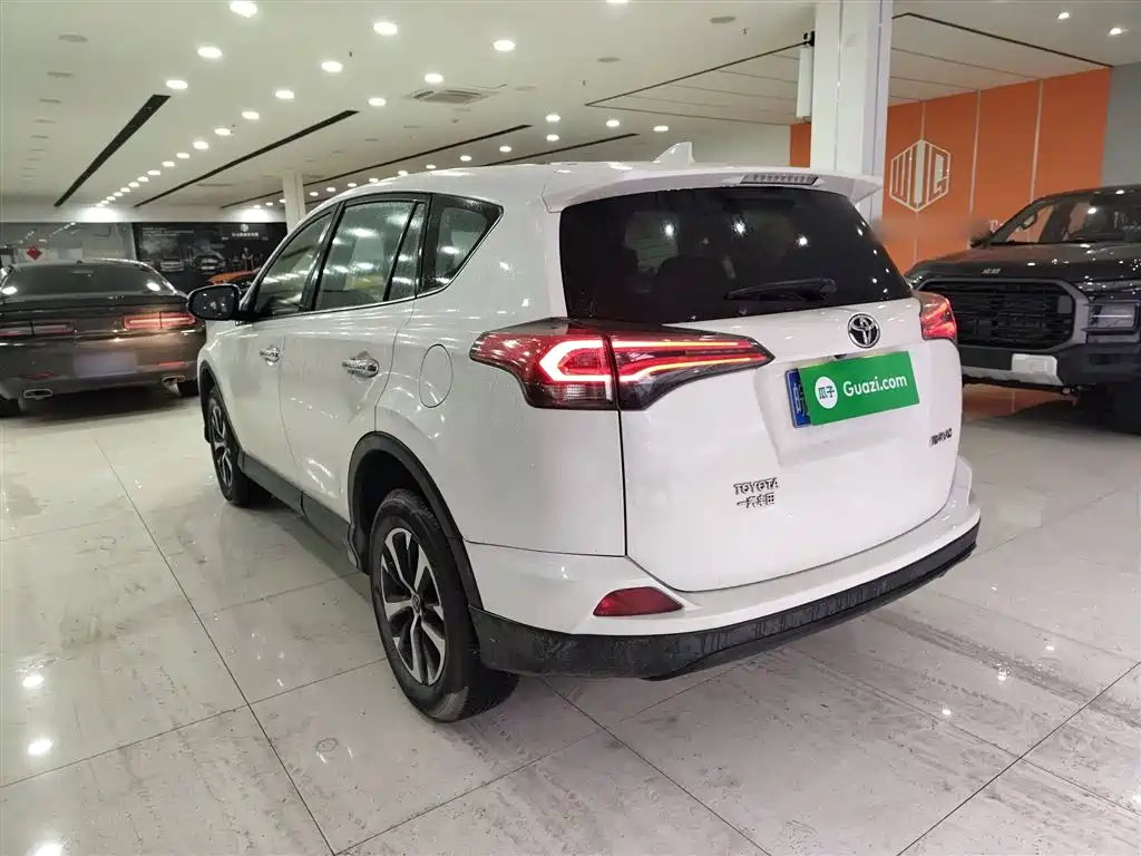 Toyota RAV4 Rongfang 2018 2.0L CVT 2WD Trend X Edition фото 5