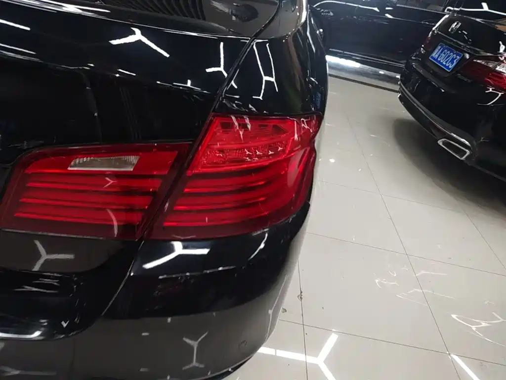 BMW 5 Series (Import) 2015 520i Elegance фото 8