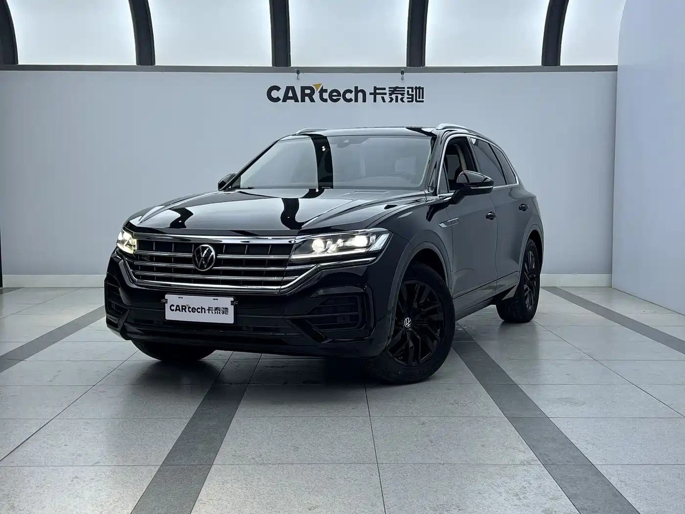 VOLKSWAGEN TOUAREG