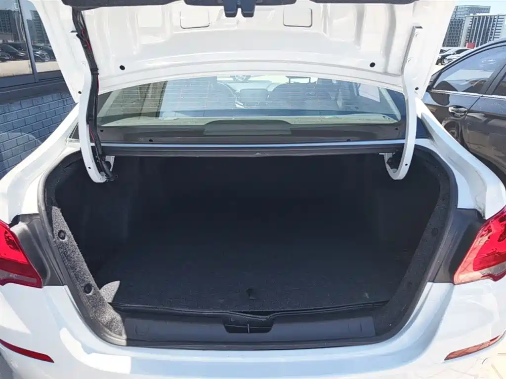Chevrolet Cavalier 2019 320 Auto Sunroof Enjoyment Edition фото 19