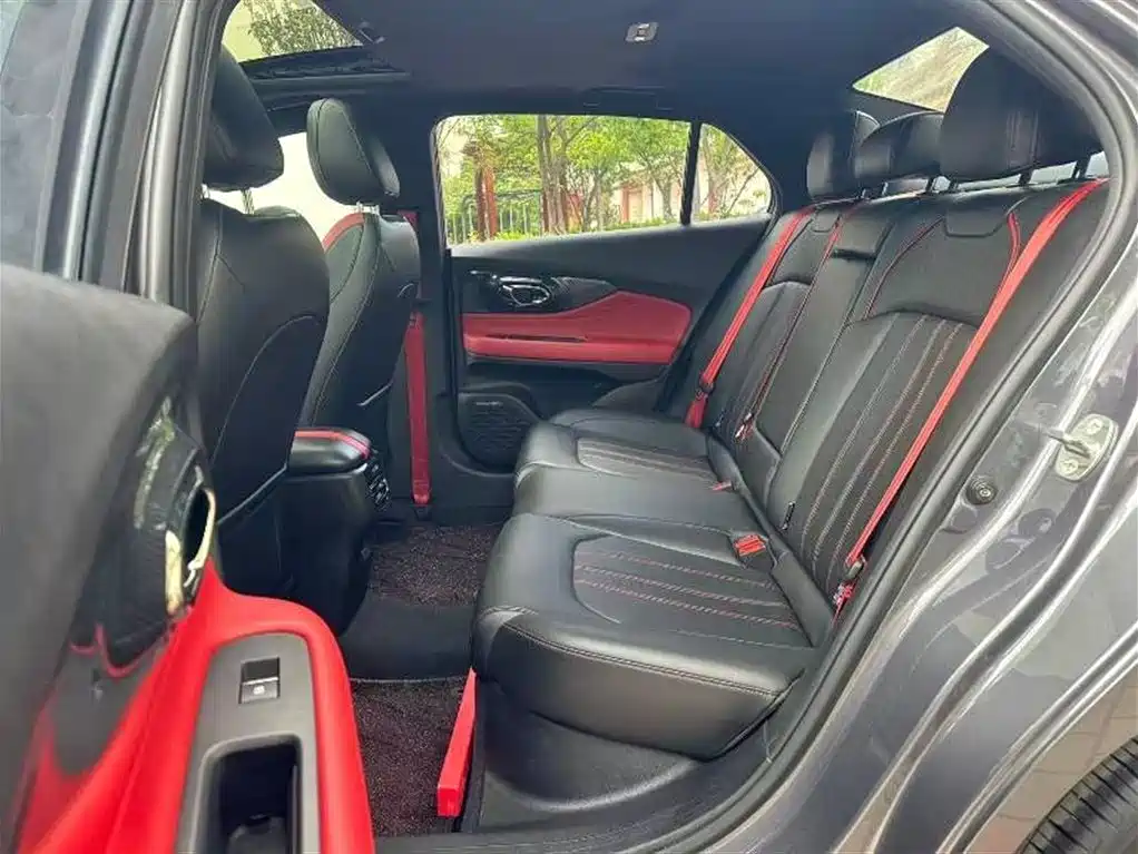 GAC Trumpchi Trumpchi Emkoo 2021 270T DCT J15 Edition фото 4