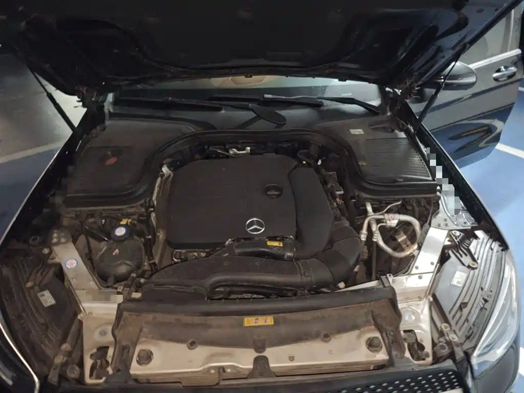MERCEDES-BENZ GLC