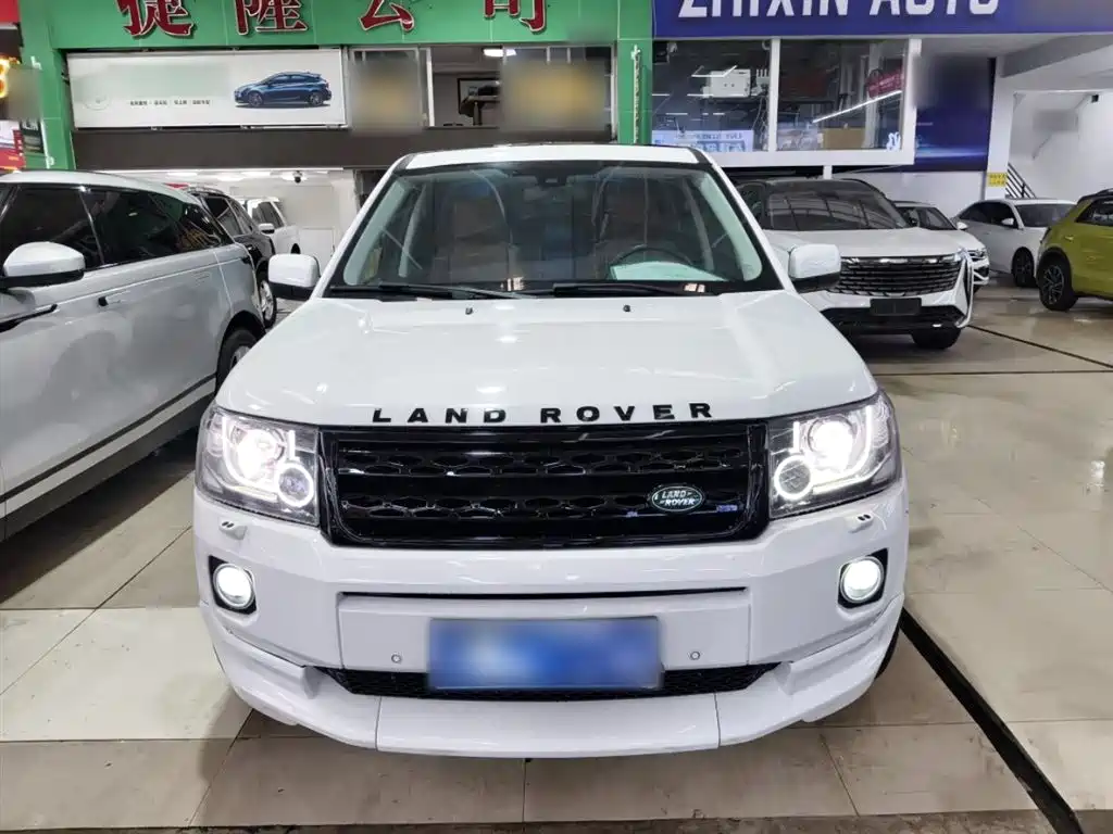 Land Rover Freelander 2 2014 2.0T Si4 HSE Gasoline Edition фото 3