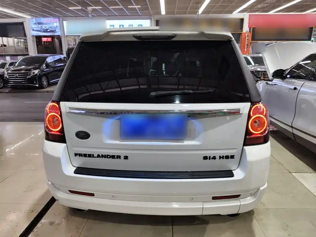 Land Rover Freelander 2 2014 2.0T Si4 HSE Gasoline Edition фото 4