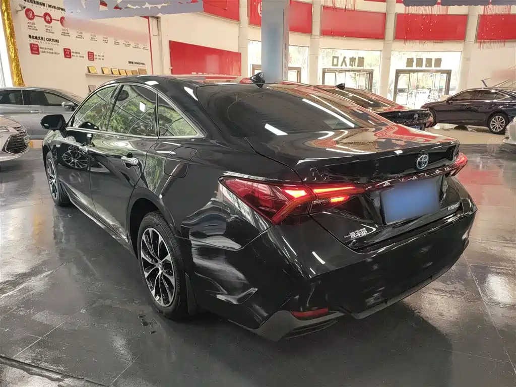 Toyota Avalon 2022 Hybrid 2.5L Luxury Edition фото 4
