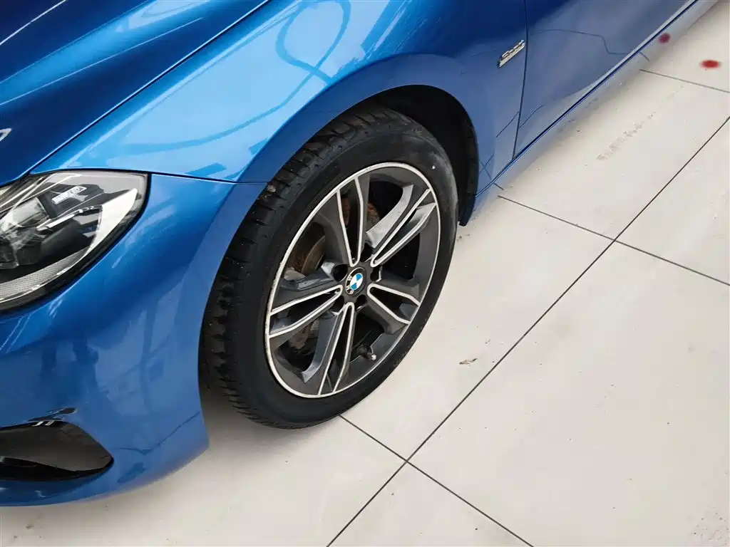 BMW 1 Series 2018 118i Sport Edition фото 23