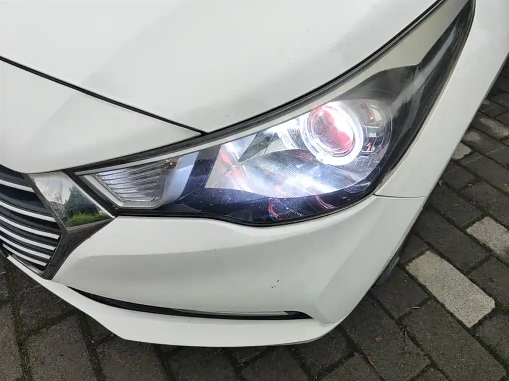 Hyundai Verna 2016 1.4L Manual Cool Edition GLS фото 24