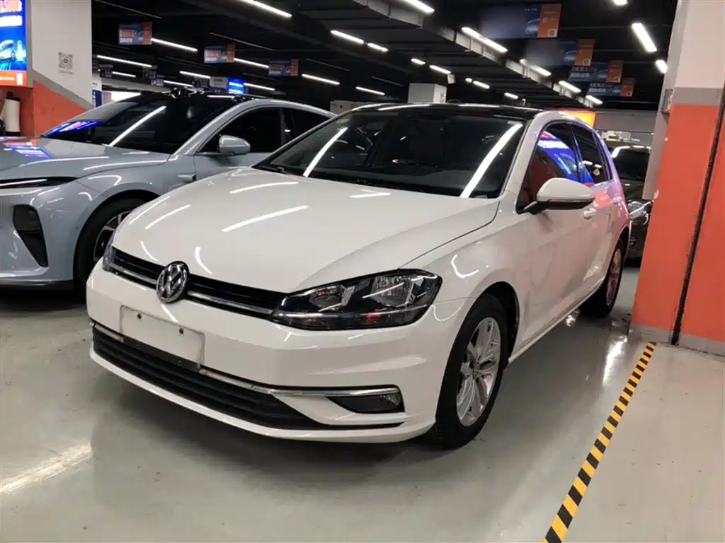 Volkswagen Golf 2018 1.6L Automatic Comfort фото 2