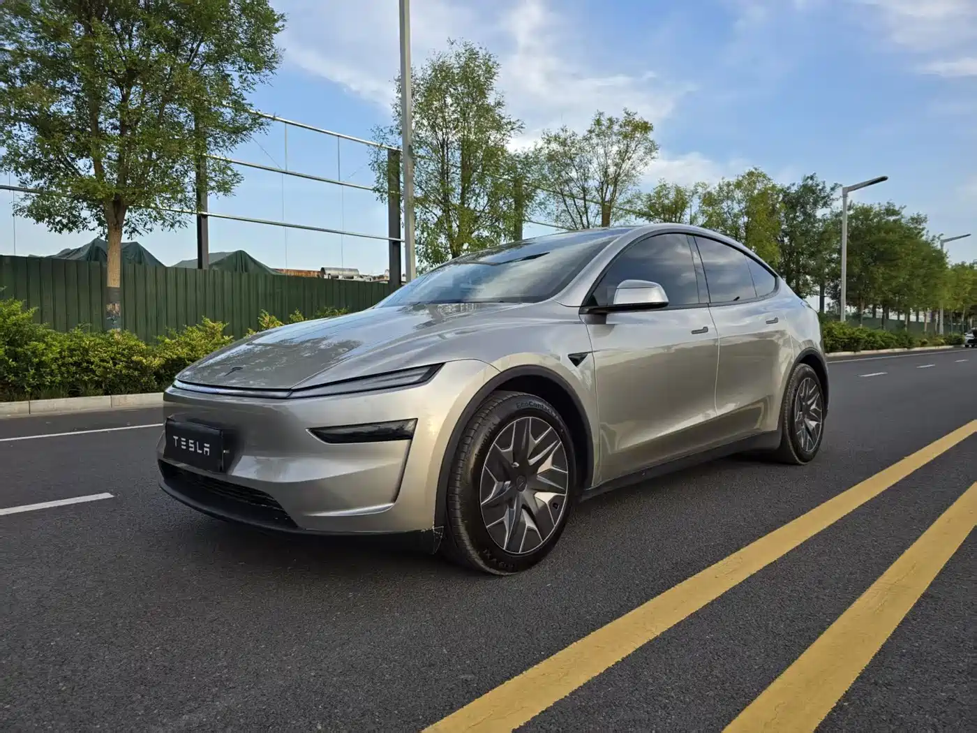 Tesla Model Y L 2026 2025 Facelift Long Range AWD