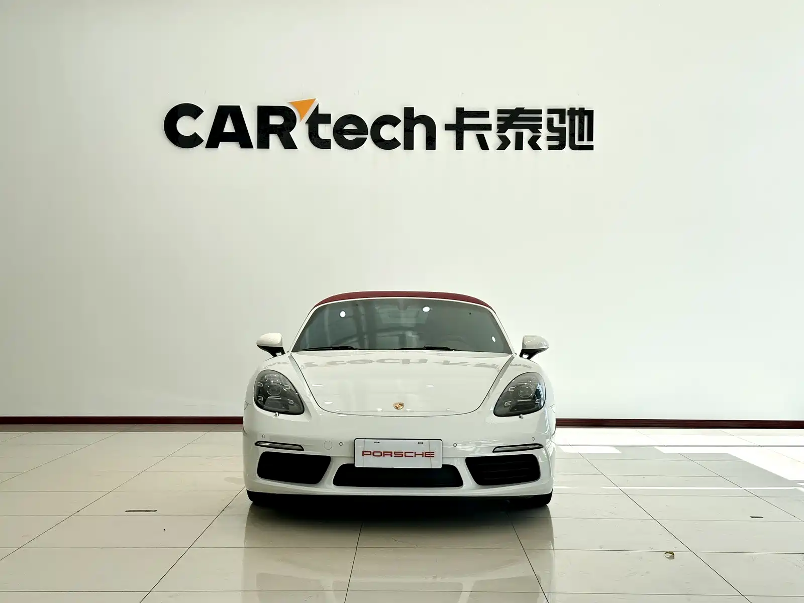 Photo 2 - Porsche 718