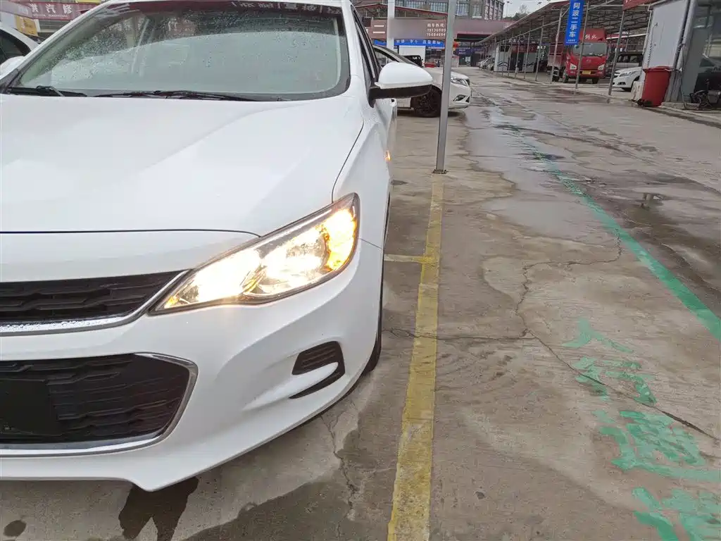 Chevrolet Cavalier 2016 1.5L Manual Enjoyment Edition фото 18