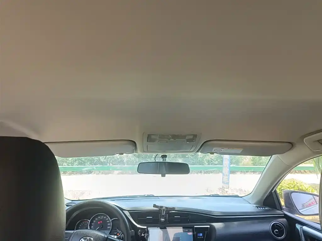 Toyota Corolla 2017 Facelift 1.2T Manual GL фото 18