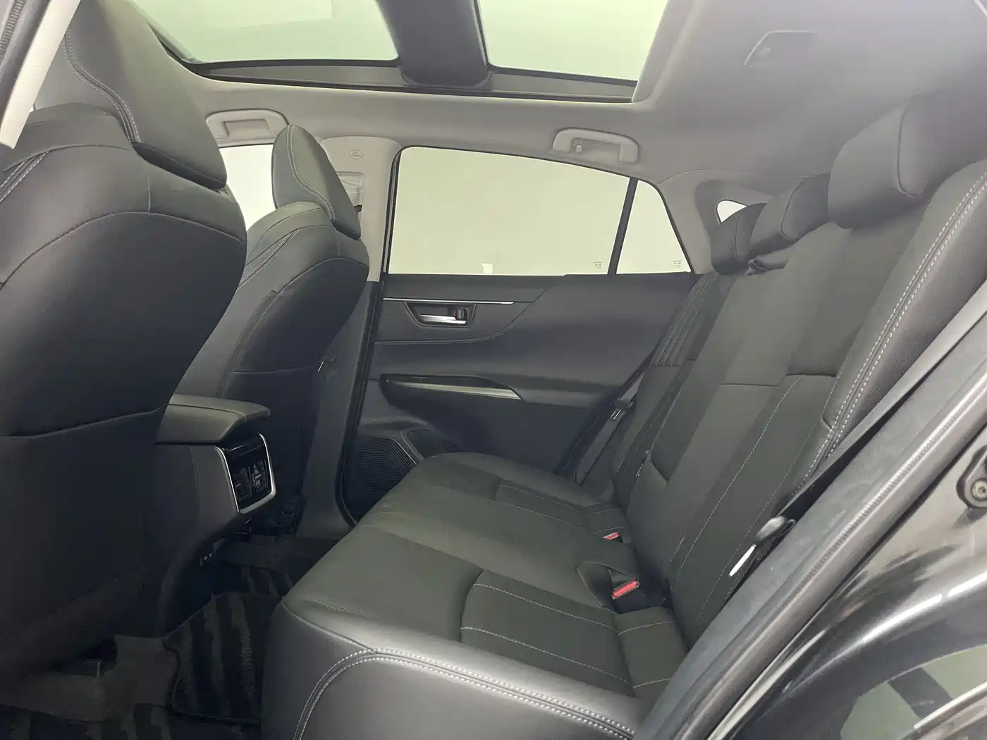 Toyota Lingfang HARRIER 2022 2.0L CVT 2WD Premium Edition фото 32