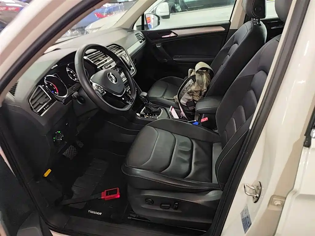 Volkswagen Tiguan L 2018 330TSI Automatic 2WD Comfort Edition фото 15