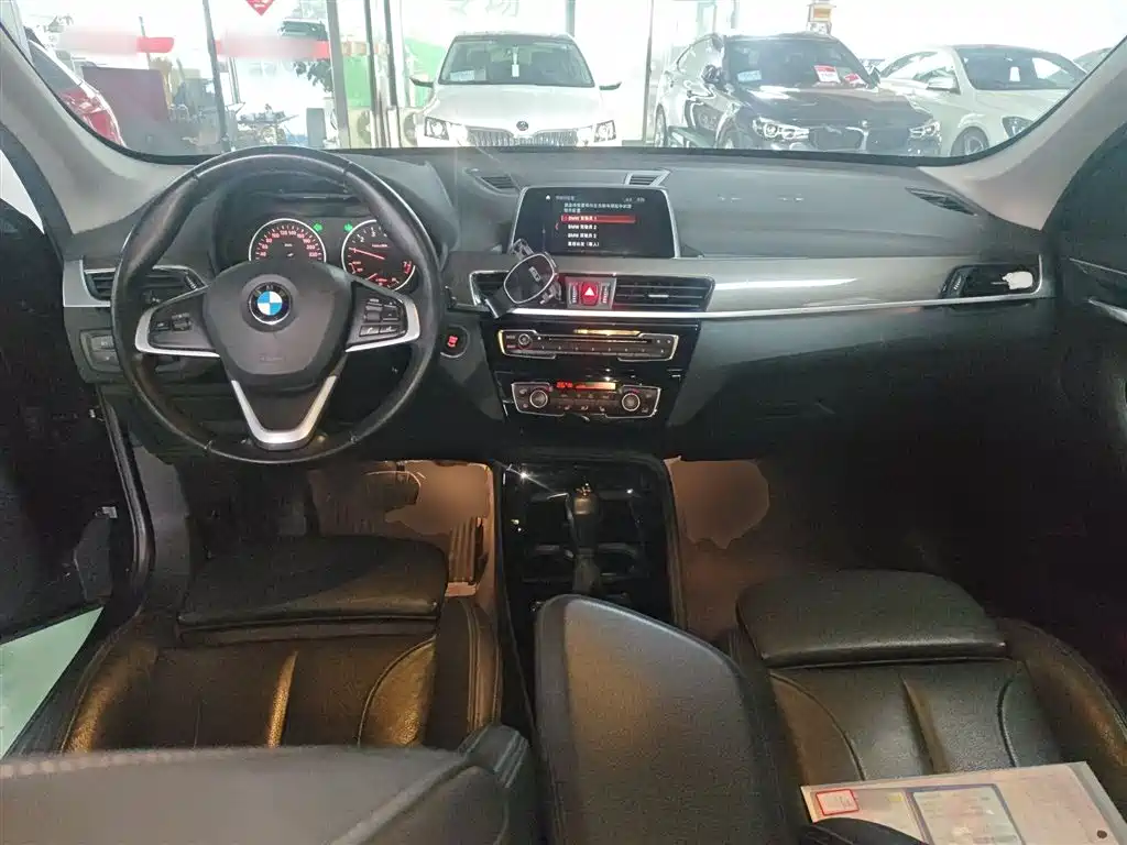 BMW X1 2018 xDrive20Li Premium Model фото 12