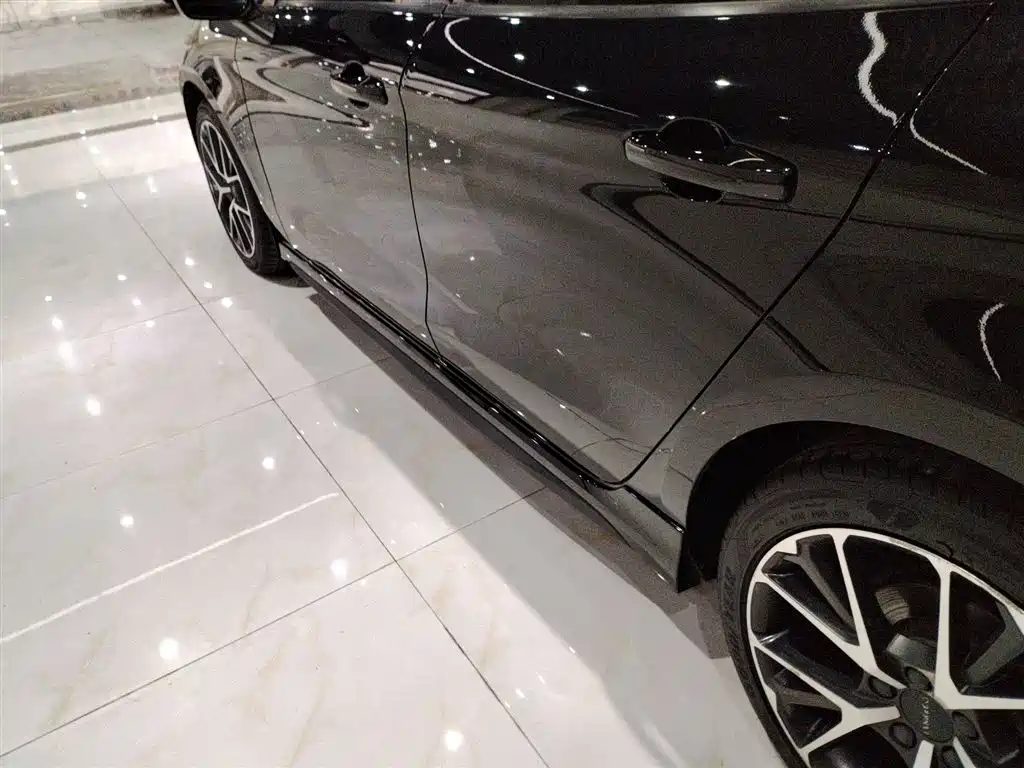 Lynk & Co 03 2021 2.0TD Auto Jin Champion Edition фото 22