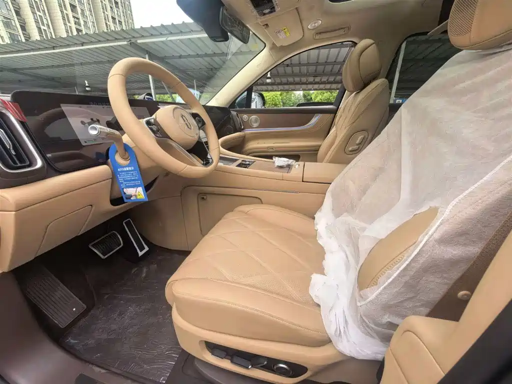 AITO Wenjie AITO M9 2025 Extended Range Ultra 52kWh 6-Seater фото 4
