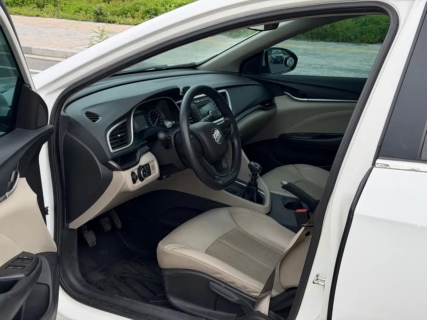 Photo 8 - Buick Excelle