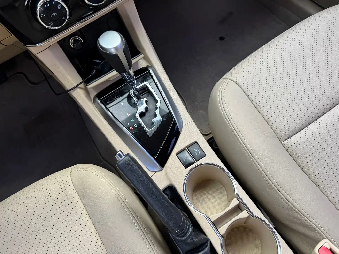 Toyota Corolla 2017 1.2T CVT GL фото 8