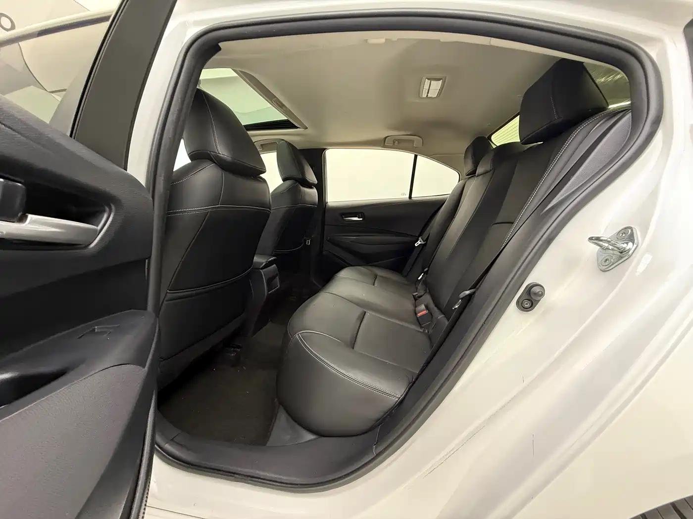 Toyota Corolla 2021 1.2T S-CVT Elite PLUS Edition фото 13