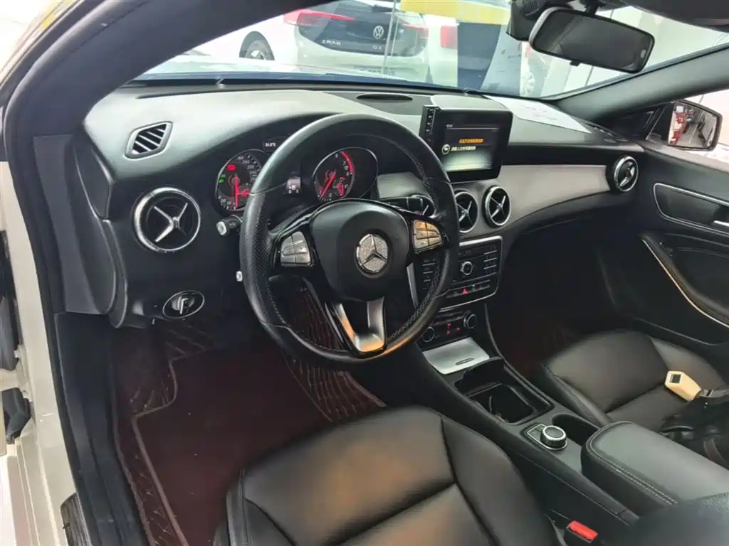 Mercedes-Benz CLA (Import) 2015 CLA 200 фото 10