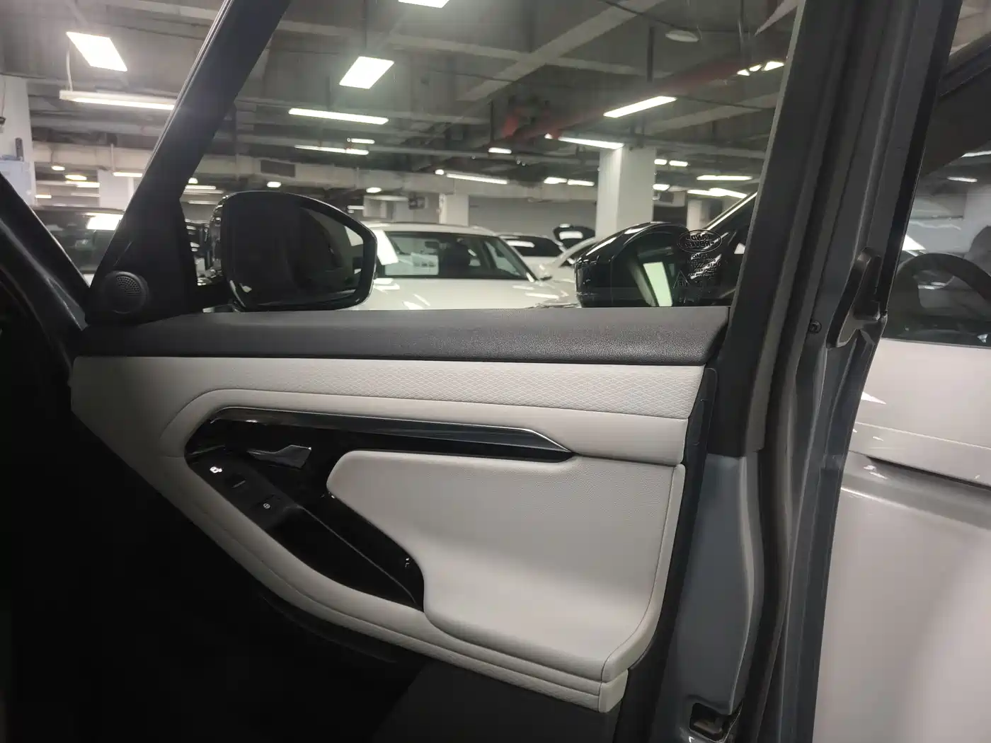Land Rover Range Rover Evoque 2020 249PS R-DYNAMIC S Sport Edition фото 17