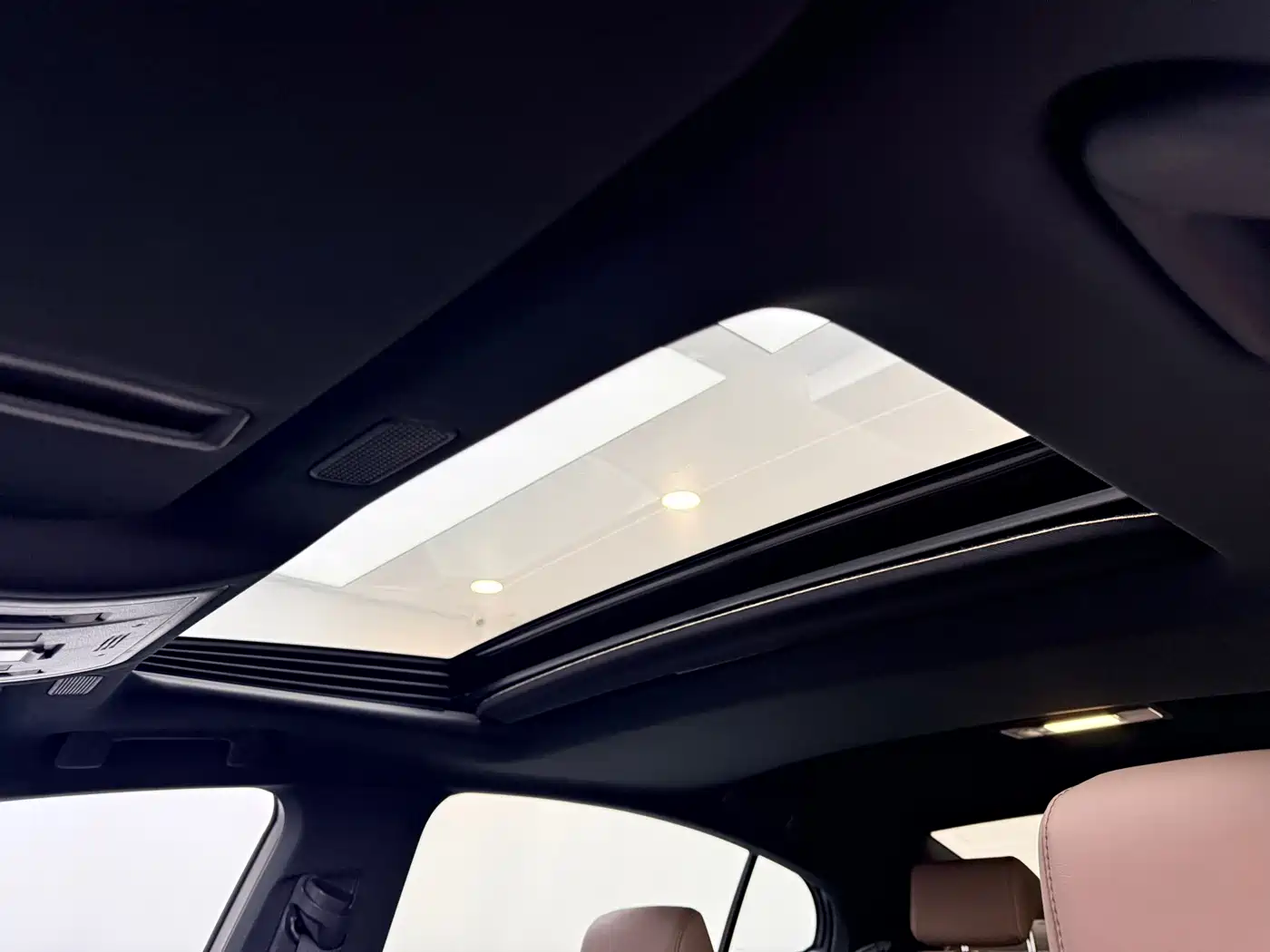 Lexus ES 2022 200 Excellence Edition фото 16