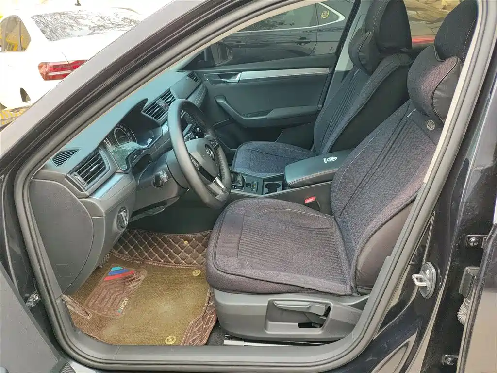 Škoda Superb 2019 TSI280 DSG Standard Edition фото 15
