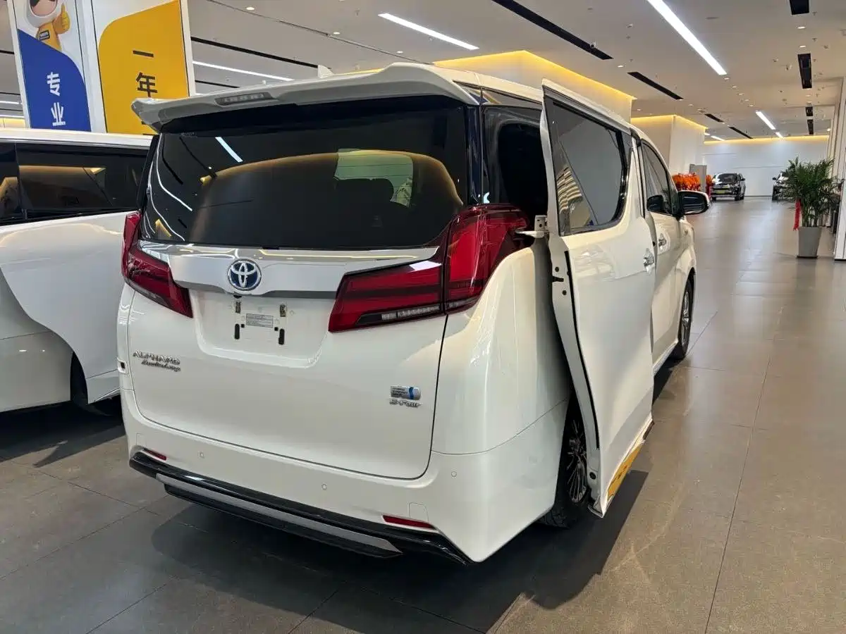 Toyota Alphard 2021 Hybrid 2.5L Ultimate фото 3