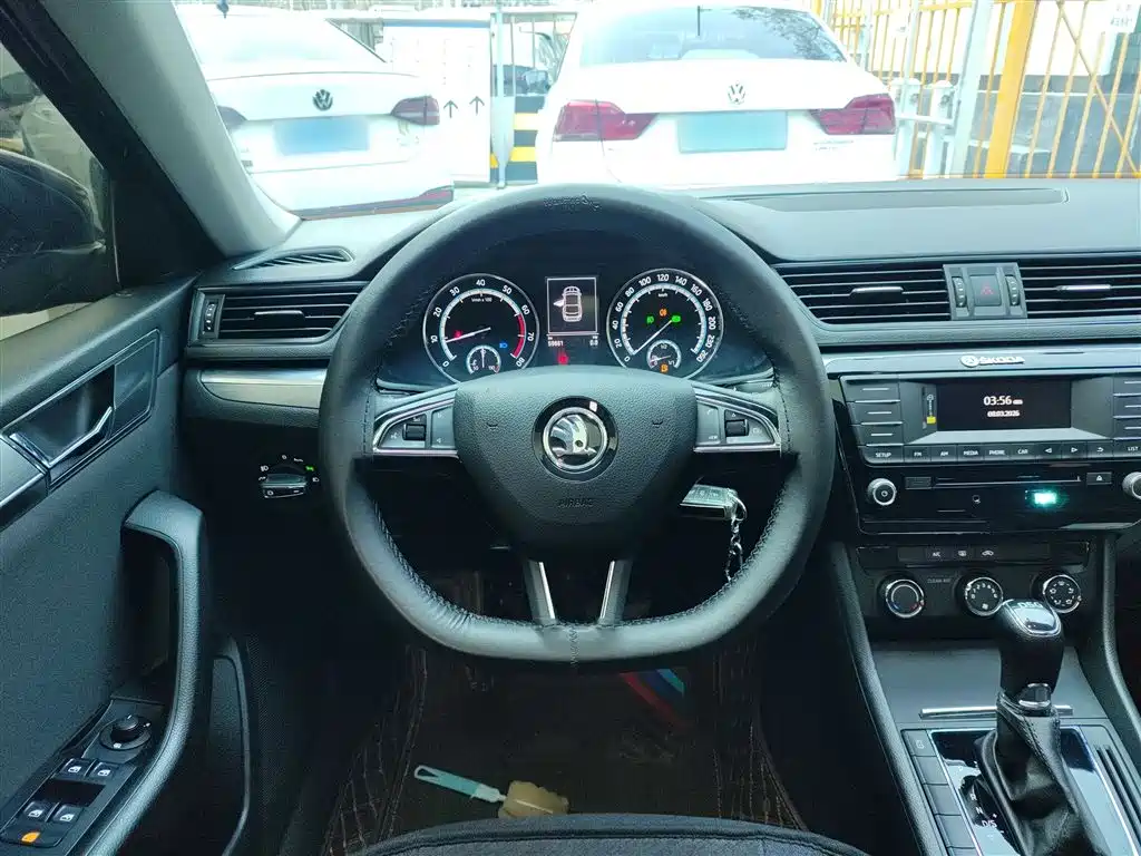 Škoda Superb 2019 TSI280 DSG Standard Edition фото 11