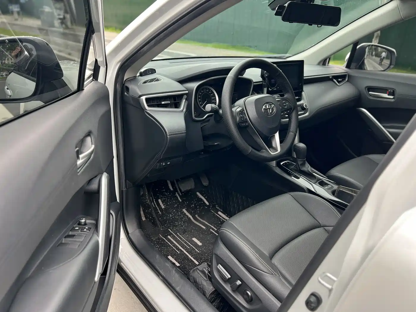 Toyota Frontlander 2022 2.0L CVT Luxury Edition фото 5