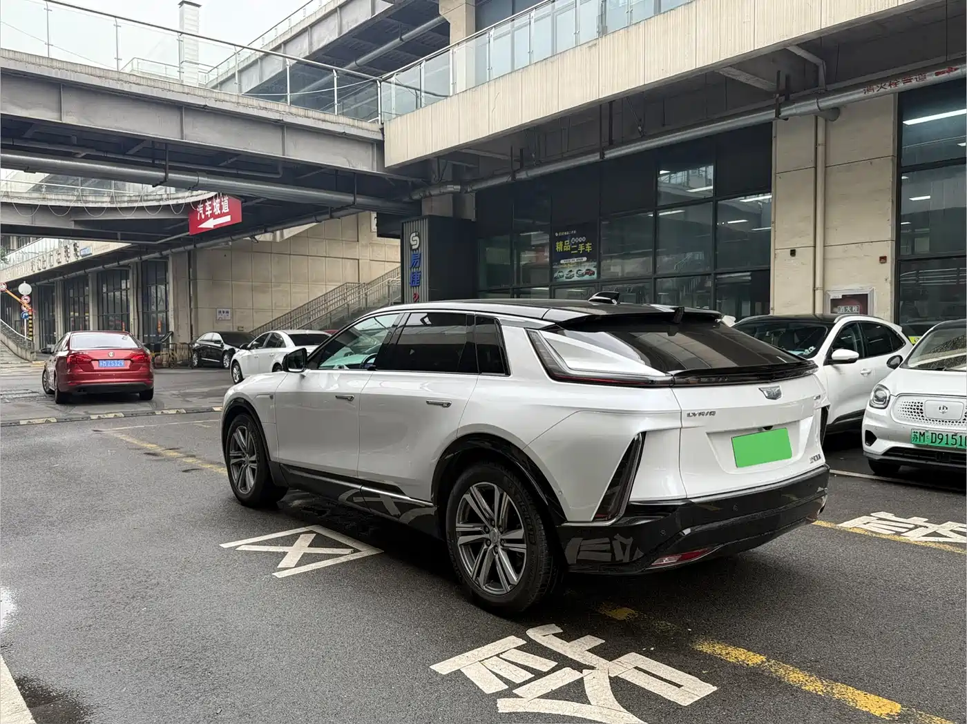Cadillac IQ Rui Ge 2022 RWD Long Range Luxury Edition фото 7