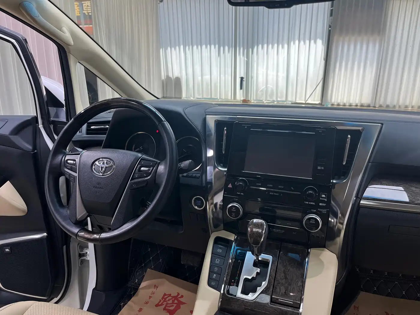 Toyota Alphard 2018 Facelift 3.5L Premium Edition фото 9