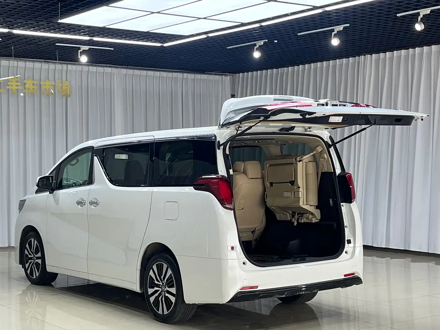 Toyota Alphard 2018 Facelift 3.5L Premium Edition фото 15