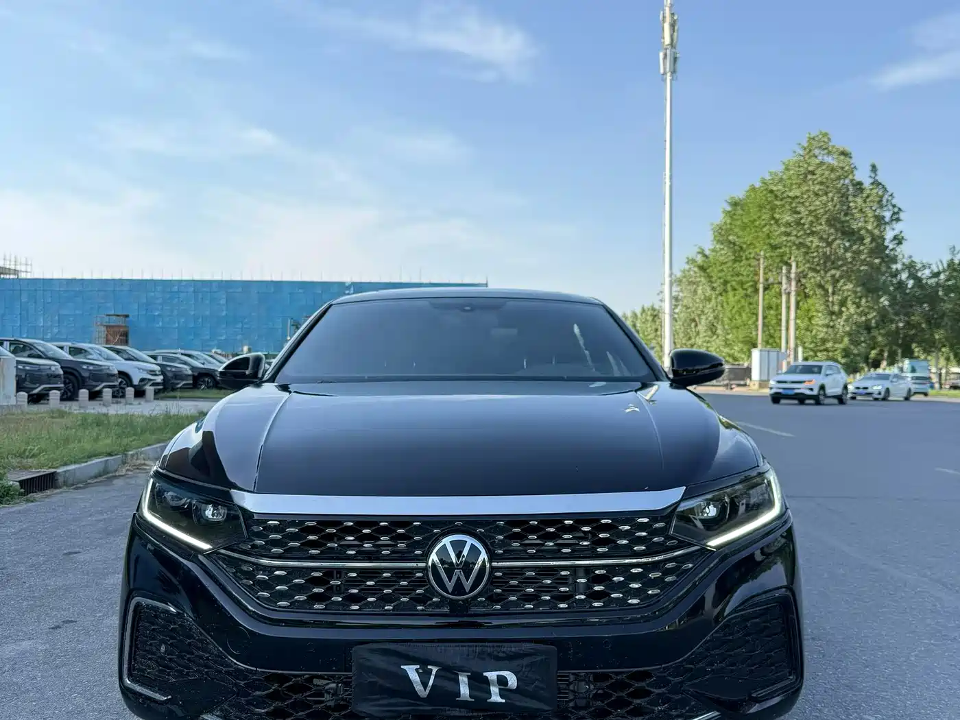 Volkswagen Passat 2024 380TSI Starlight Dragon Soaring Edition фото 2