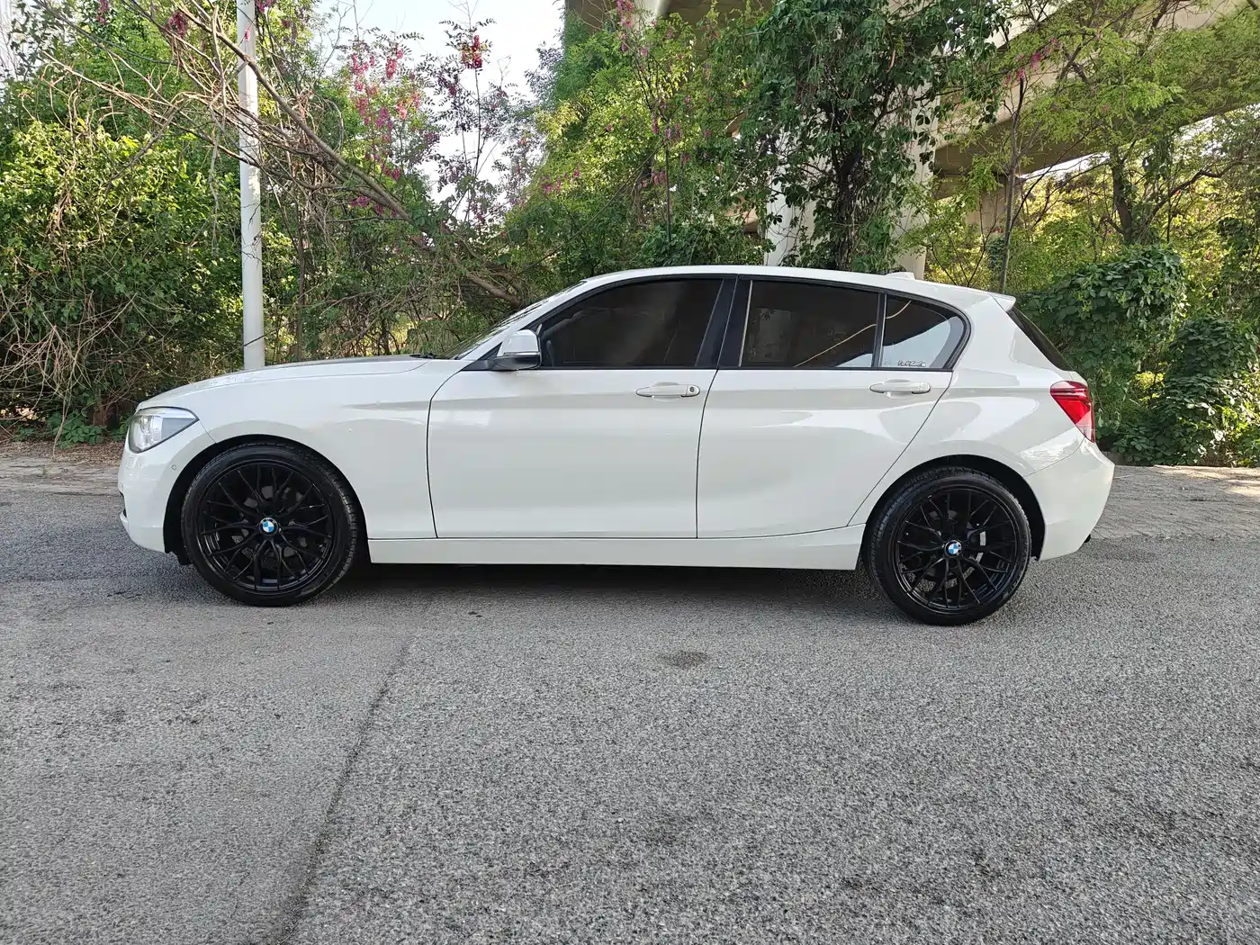 BMW 1 Series (Import) 2013 Facelift 118i Sport Model фото 11