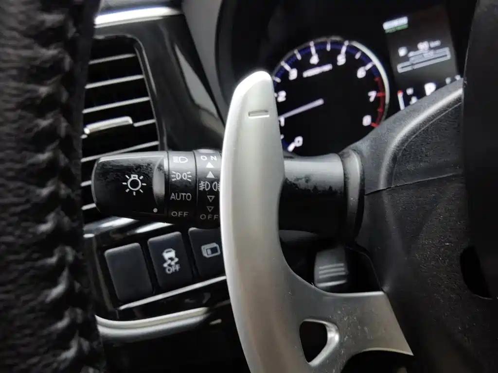 Mitsubishi Outlander 2018 2.4L 4WD Luxury Edition 7-seater фото 21