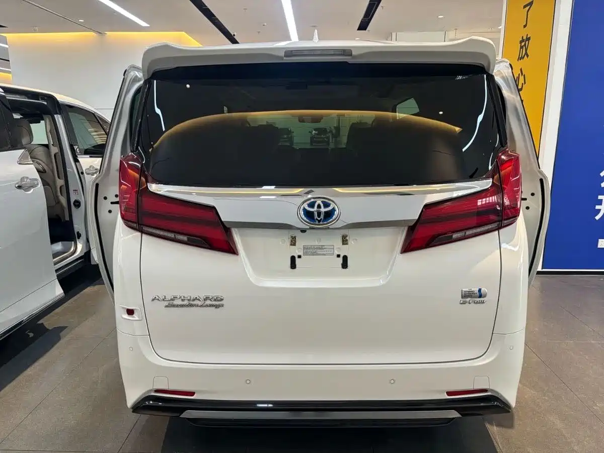 Toyota Alphard 2021 Hybrid 2.5L Ultimate фото 2